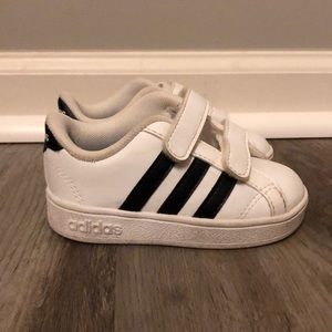Adidas Velcro size 5